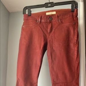 Beautiful jeans , this color is  stunning beautiful